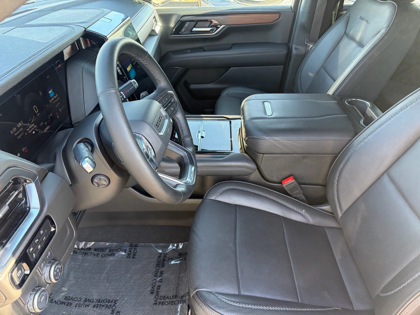 Used 2025 GMC Yukon Denali RWD image 12