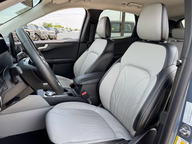 Used 2025 Ford Escape SE w/ PHEV Premium Package FWD image 12