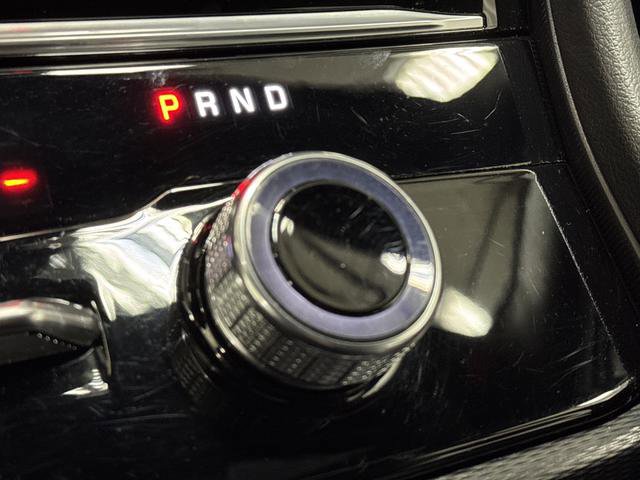 Used 2025 Jeep Grand Cherokee L Limited w/ Black Appearance Package image 22