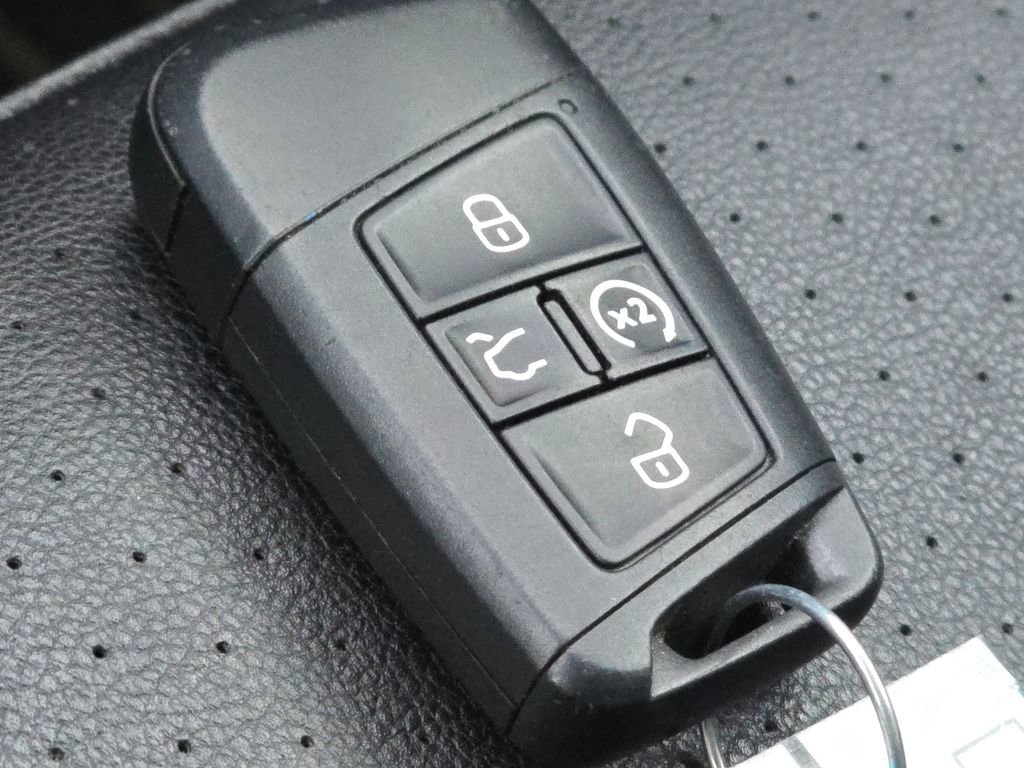 Used 2019 Volkswagen Tiguan SEL image 36