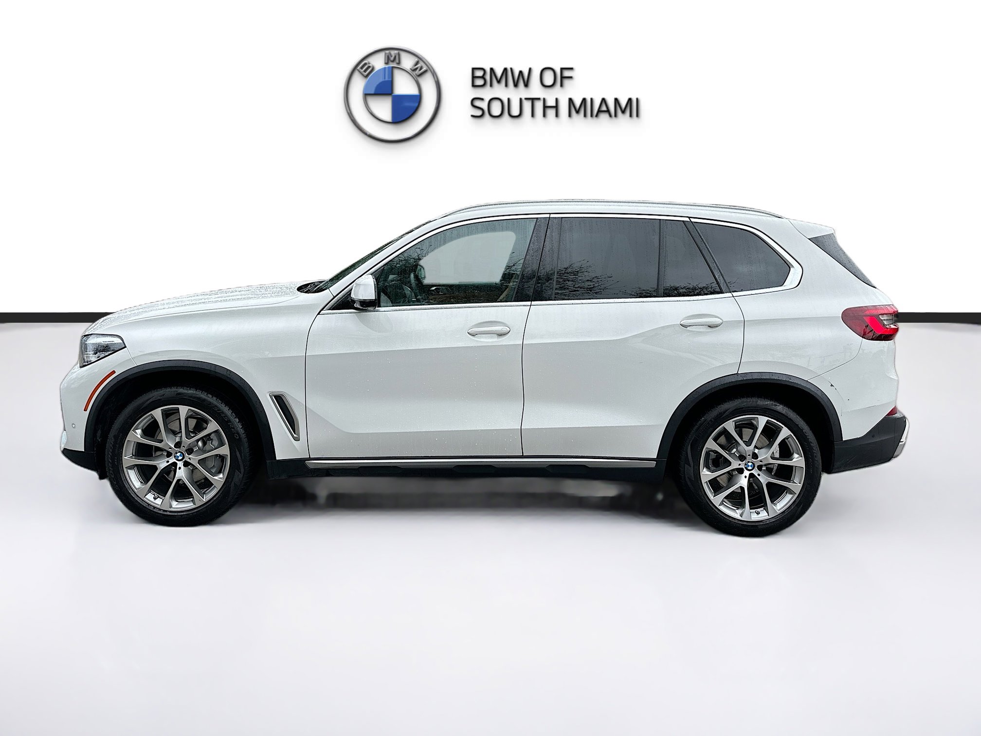 Certified 2023 BMW X5 xDrive40i w/ Parking Assistance Package image 4