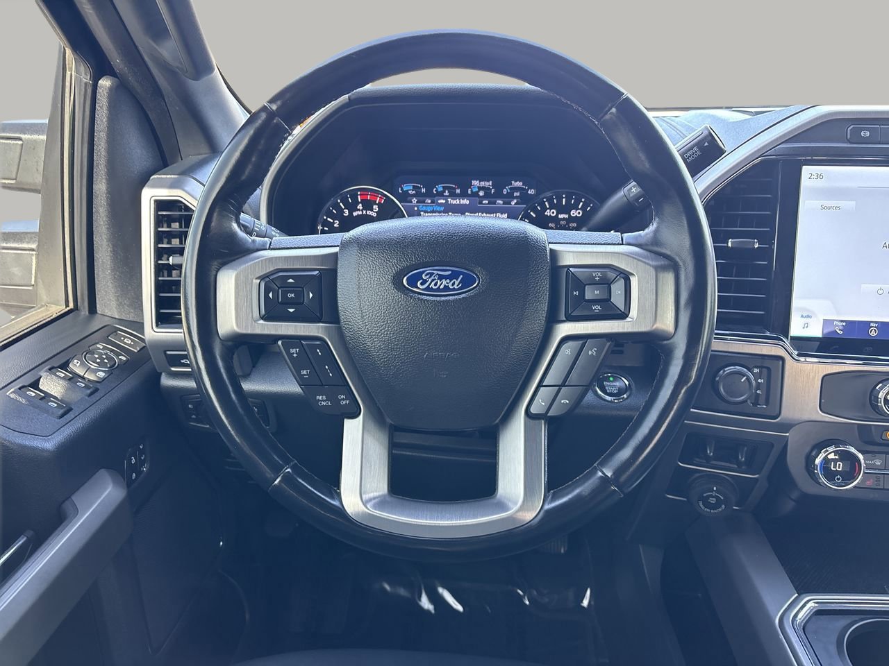 Used 2022 Ford F450 Platinum w/ FX4 Off-Road Package AWD/4WD image 8