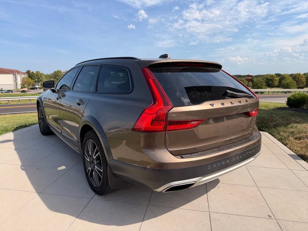 Used 2017 Volvo V90 T6 Cross Country AWD/4WD image 7