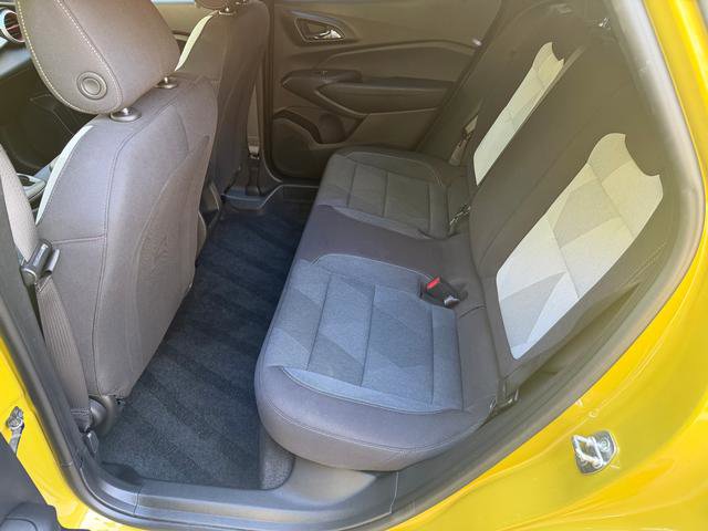 Used 2024 Chevrolet Trax RS w/ Sunroof Package image 17