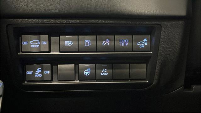 Used 2024 Toyota Sequoia Platinum image 18