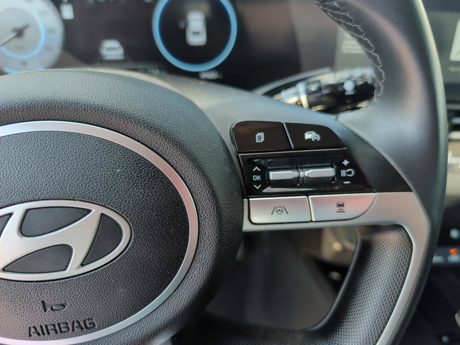 Used 2025 Hyundai Elantra Limited FWD image 20