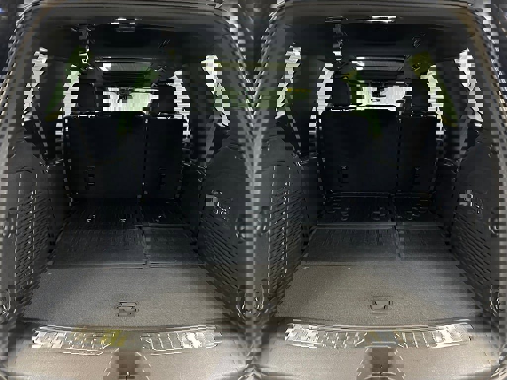 Certified 2024 Chevrolet Tahoe Z71 w/ Luxury Package image 28