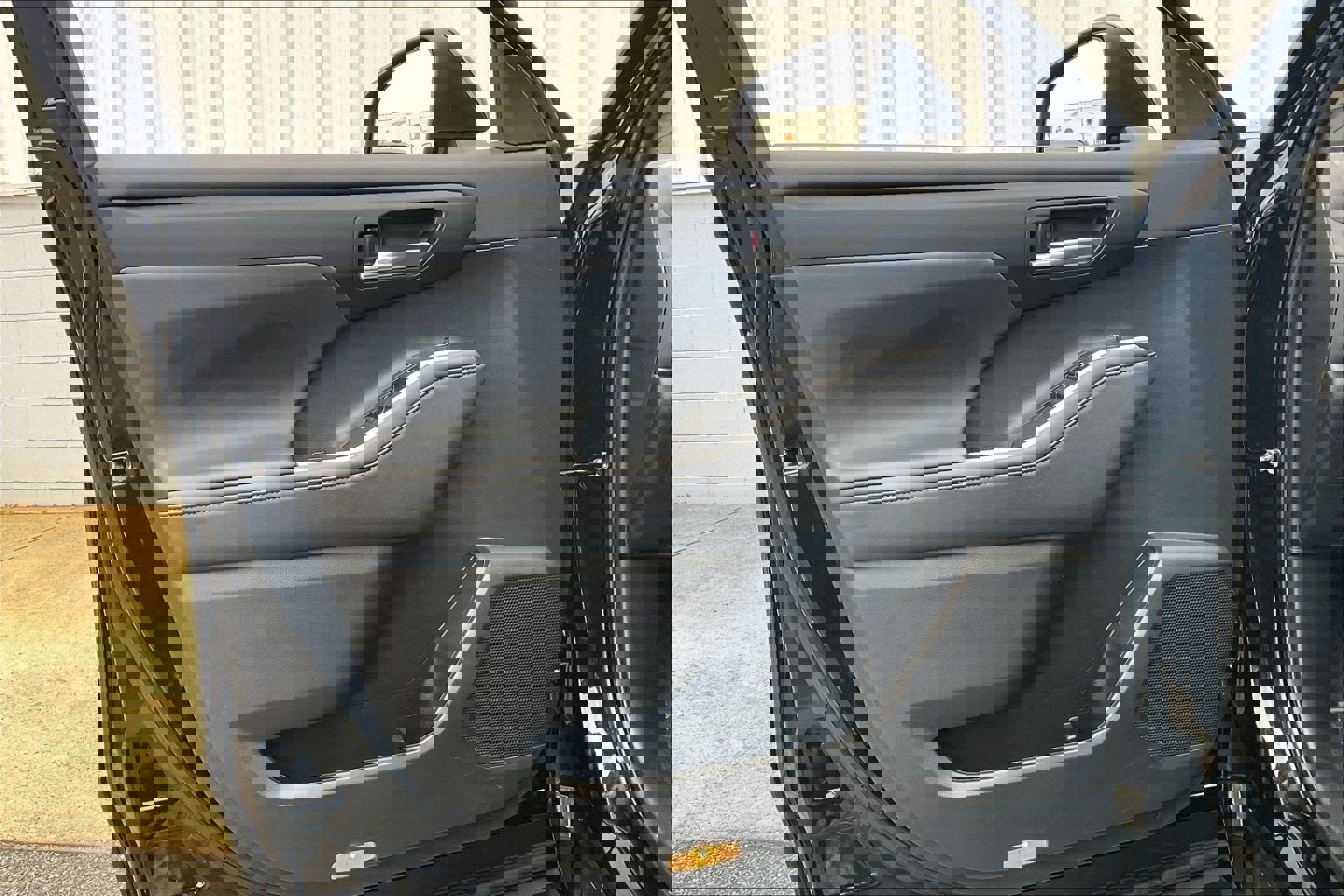 Used 2023 Toyota Highlander XLE image 28