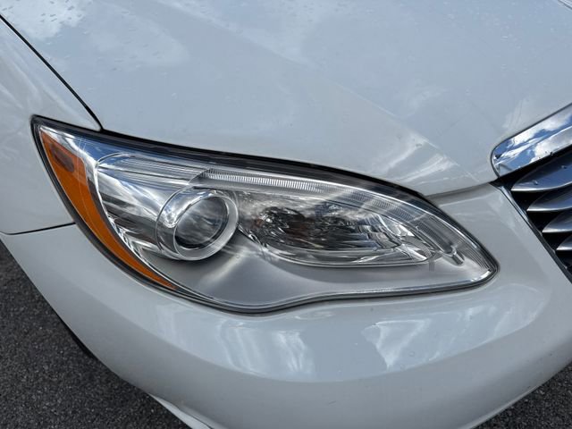 Used 2013 Chrysler 200 Limited image 10