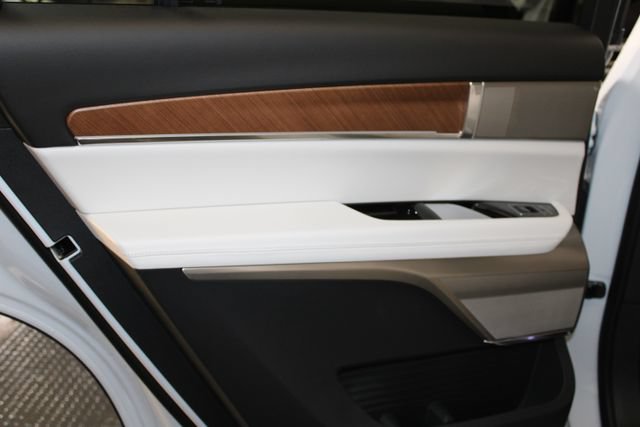 New 2027 Cadillac Vistiq Luxury AWD/4WD image 33