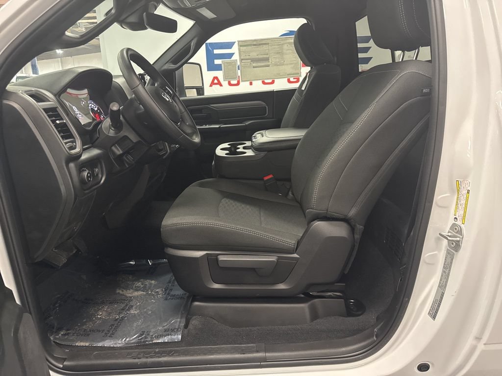 New 2026 RAM 3500 Tradesman AWD/4WD image 17