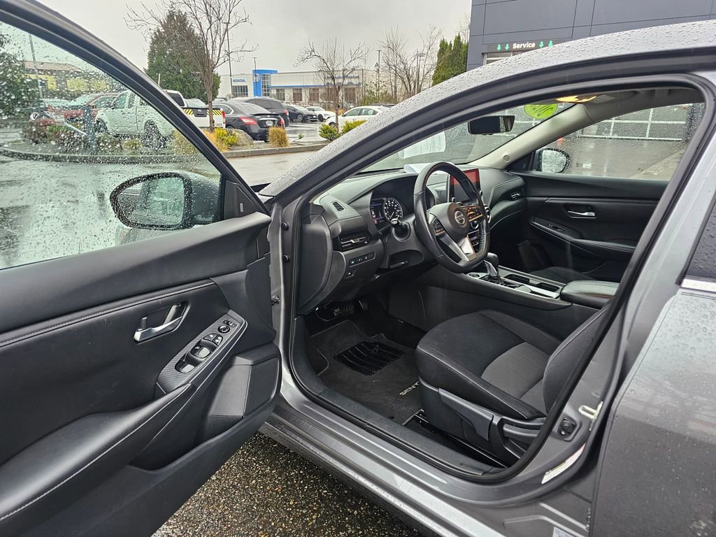 Used 2020 Nissan Sentra SV w/ Electronics Package FWD image 16