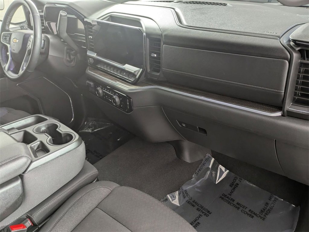 Used 2025 Chevrolet Silverado 1500 LT image 32