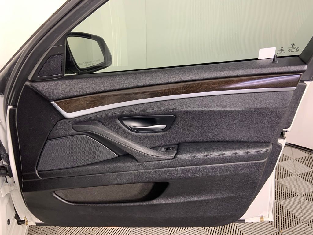 Used 2016 BMW 528i Sedan image 14