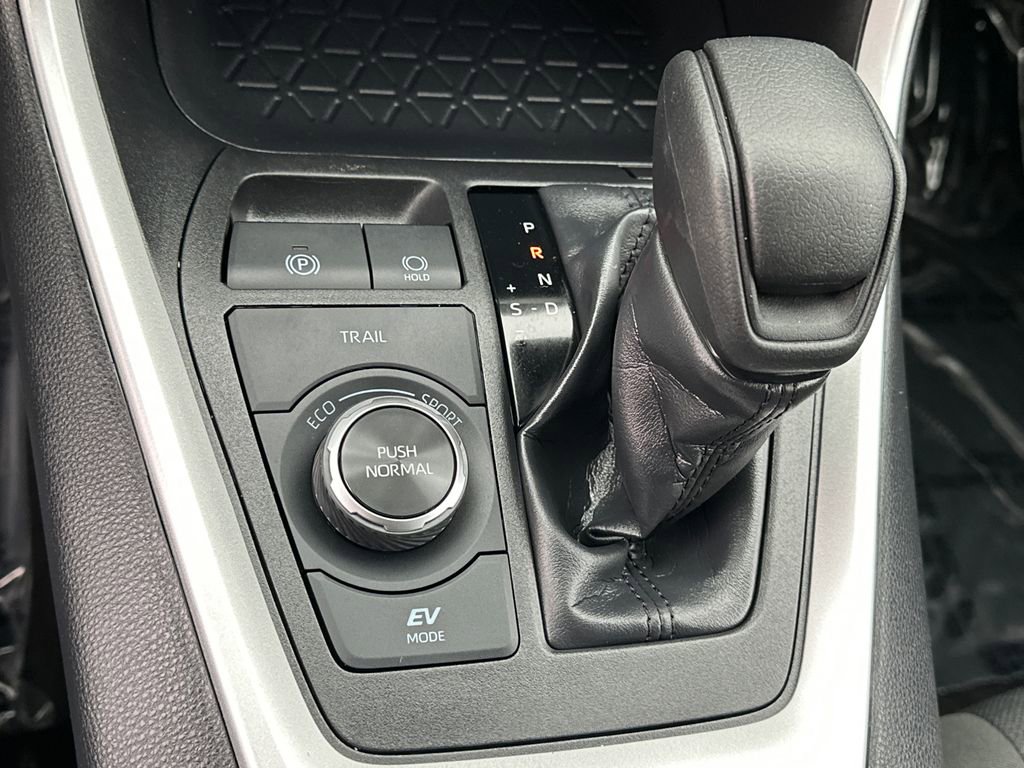 Certified 2025 Toyota RAV4 XLE image 29