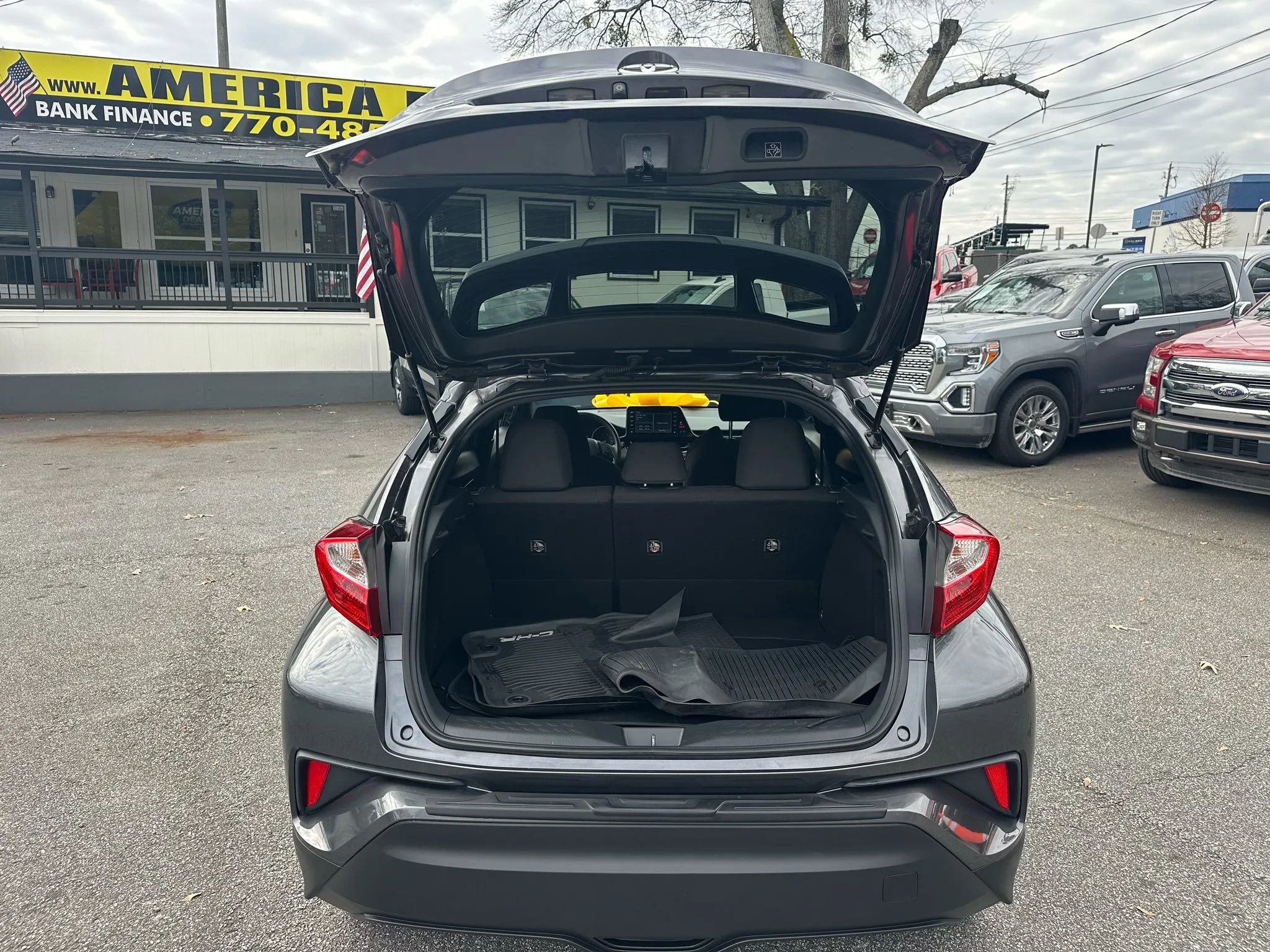 Used 2019 Toyota C-HR LE image 14