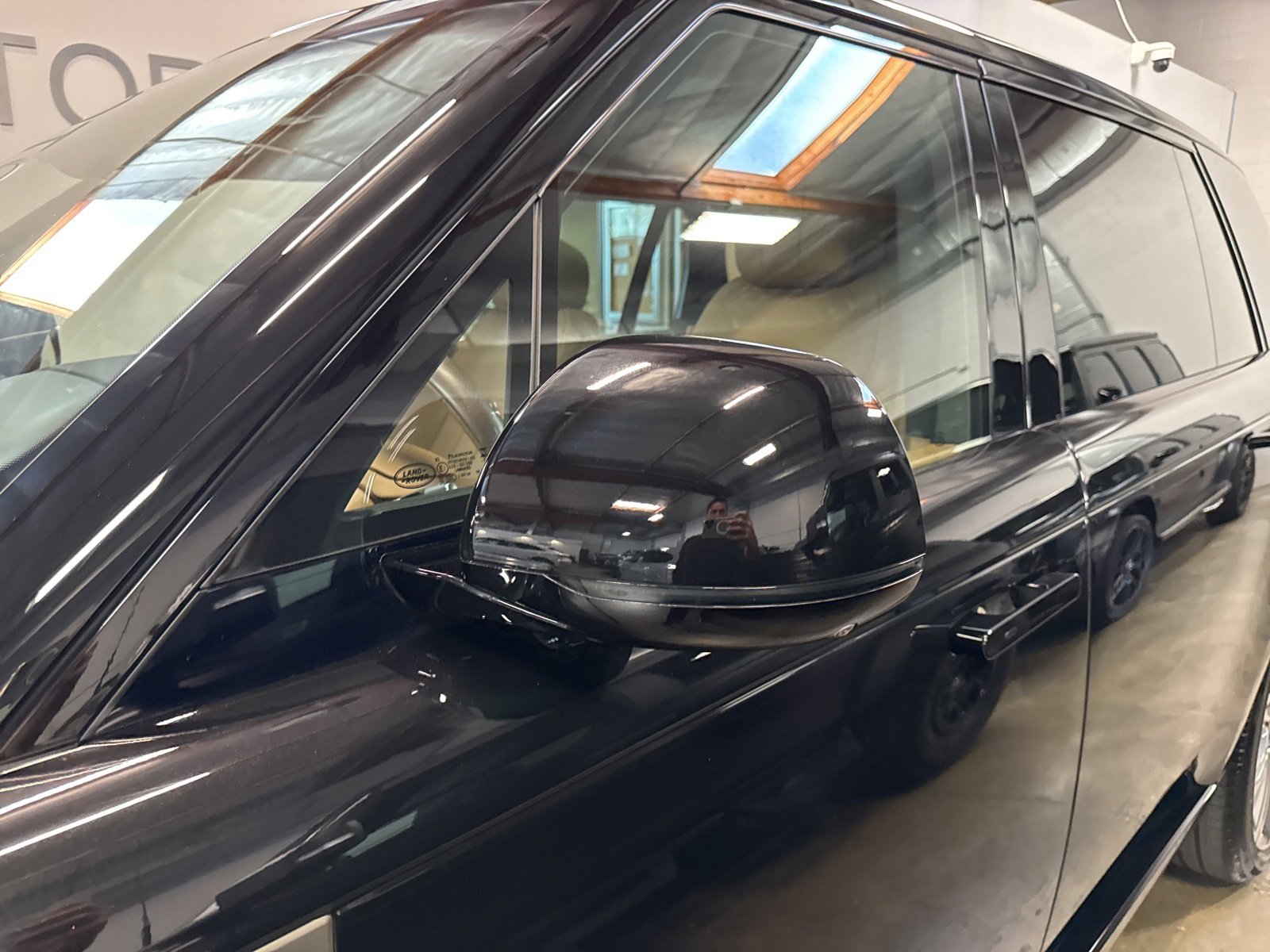 Used 2025 Land Rover Range Rover Long Wheelbase SE image 6