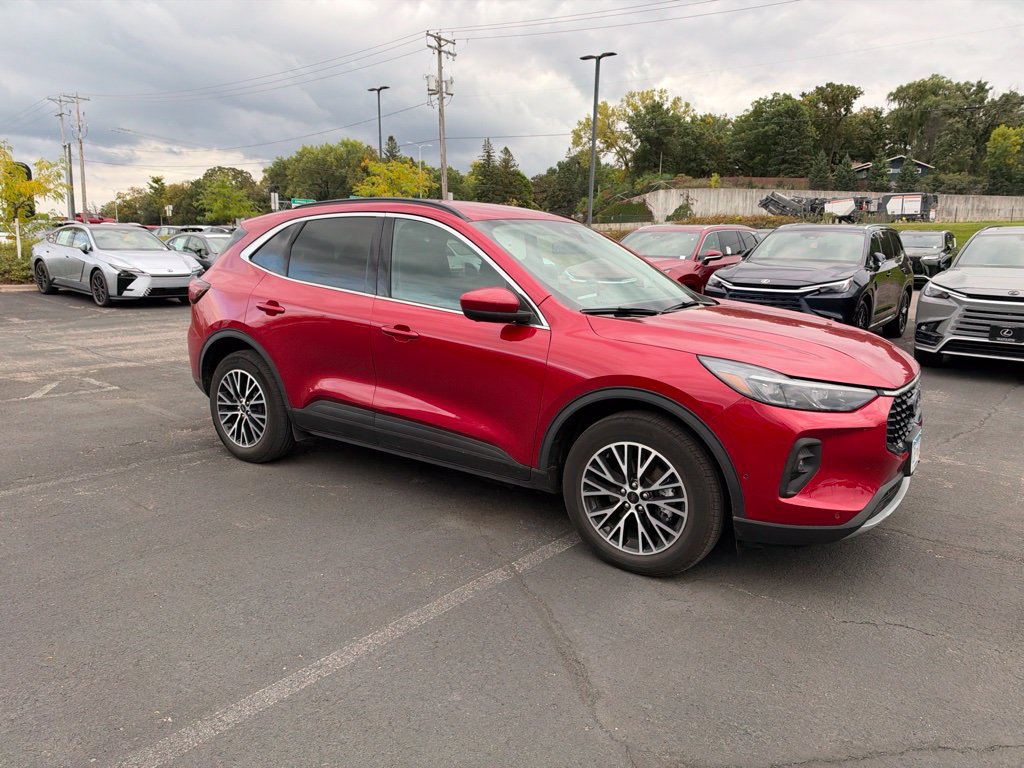 Used 2023 Ford Escape SE w/ PHEV Premium Package FWD image 8