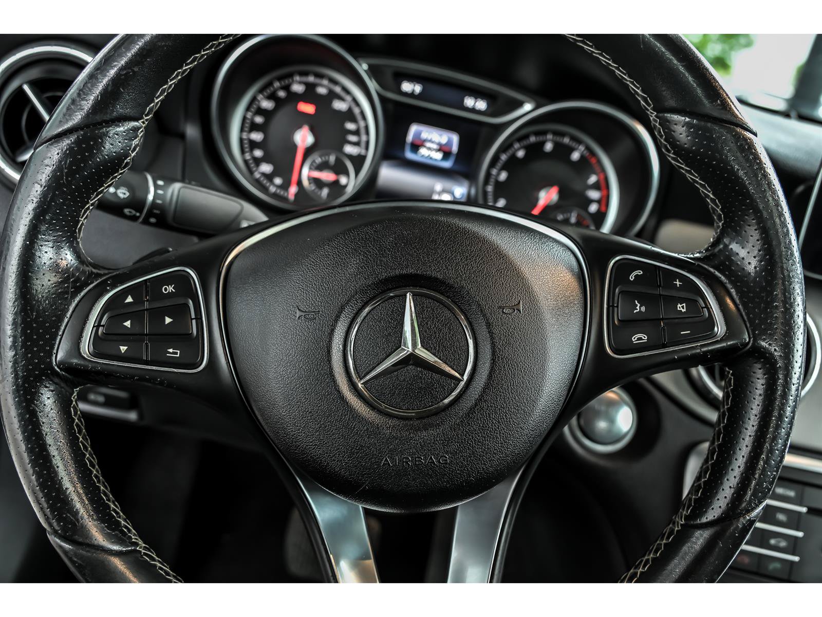 Used 2018 Mercedes-Benz CLA 250 image 17