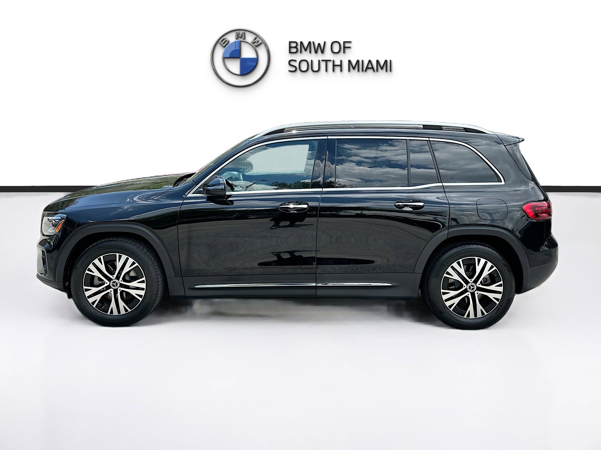 Used 2024 Mercedes-Benz GLB 250 image 4