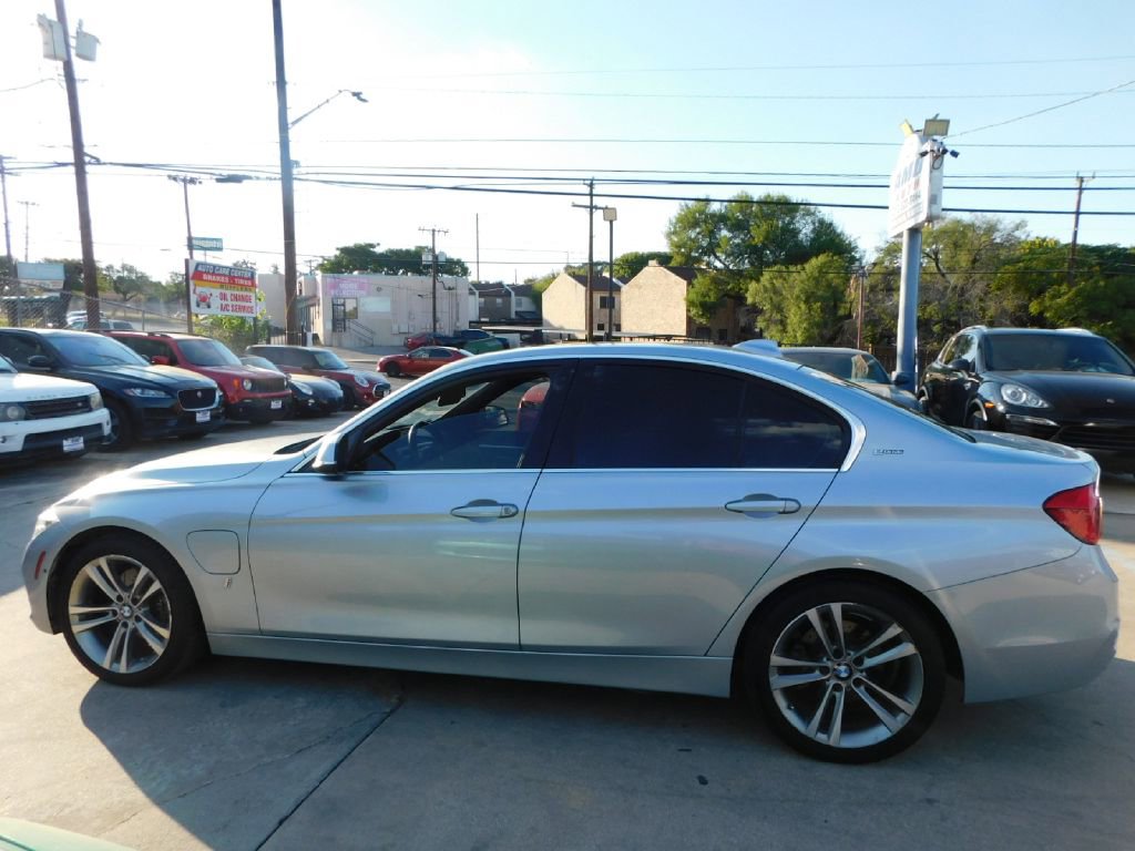 Used 2017 BMW 330e RWD image 4