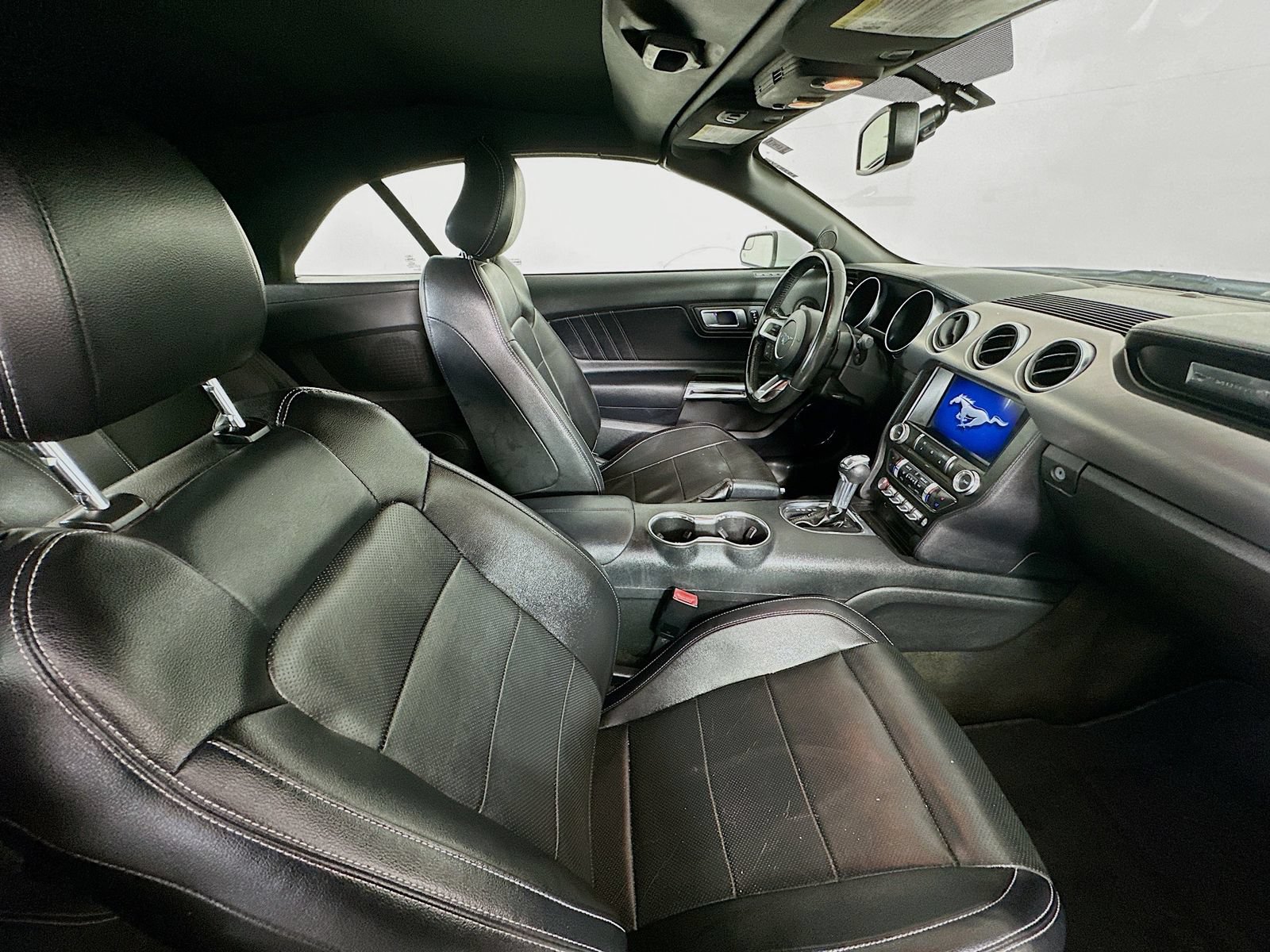 Used 2018 Ford Mustang Premium RWD image 32