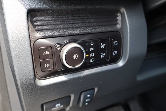 Used 2025 Ford F250 Lariat AWD/4WD image 16