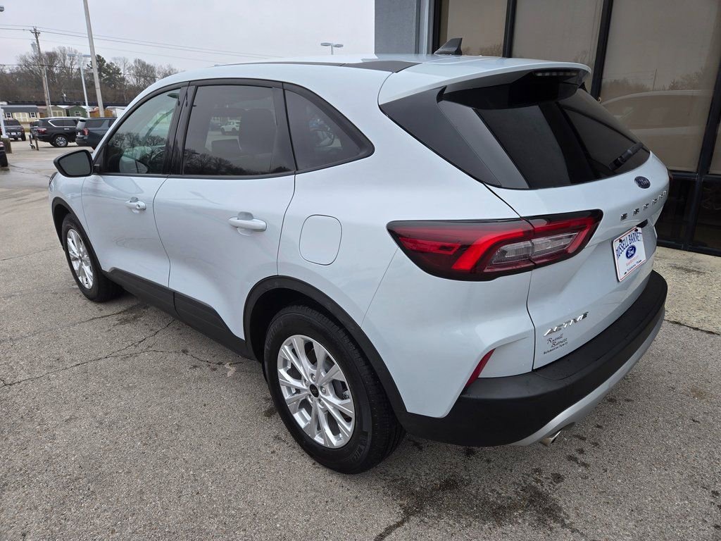 Used 2025 Ford Escape Active image 3