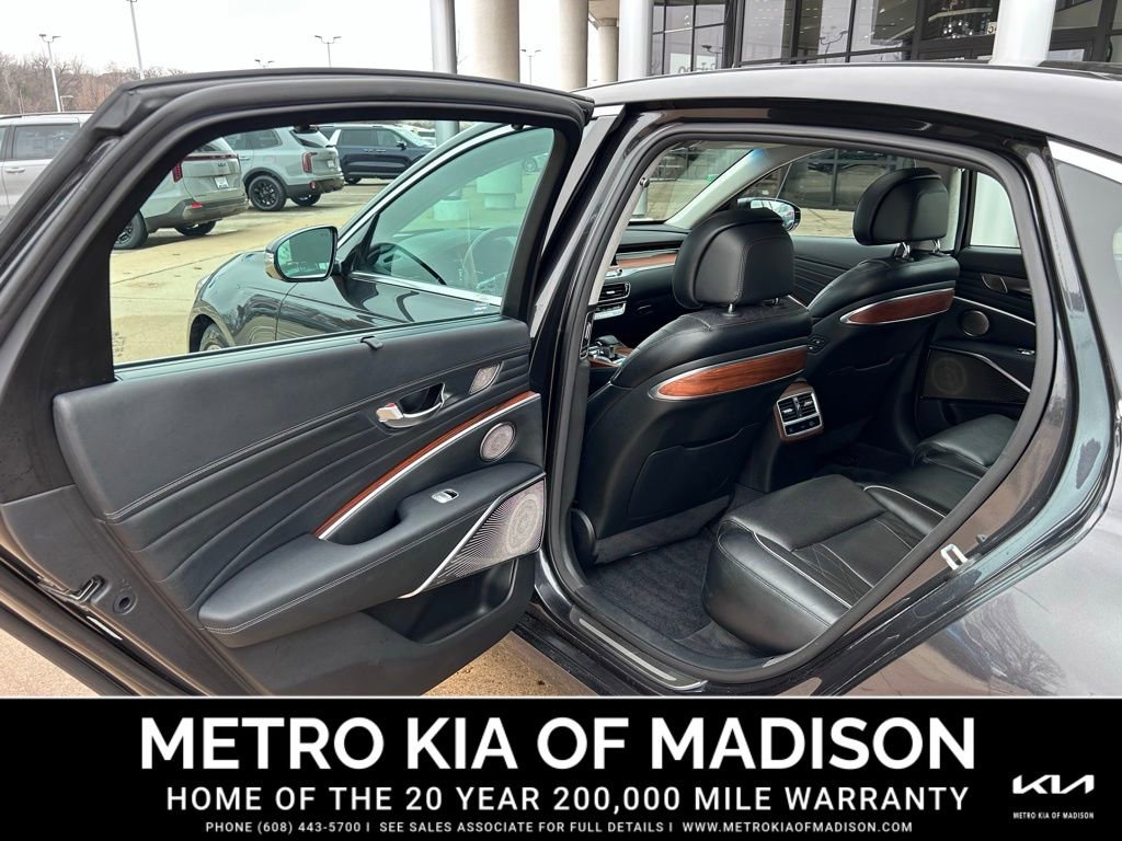 Used 2020 Kia K900 Luxury w/ VIP Package image 31