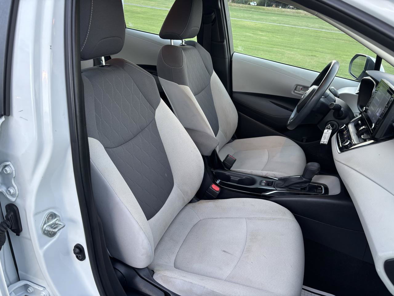 Used 2022 Toyota Corolla LE FWD image 11