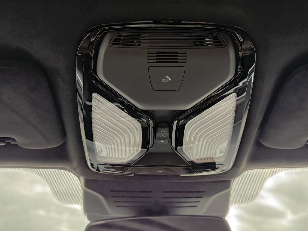 New 2026 BMW X5 xDrive50e w/ Executive Package image 25