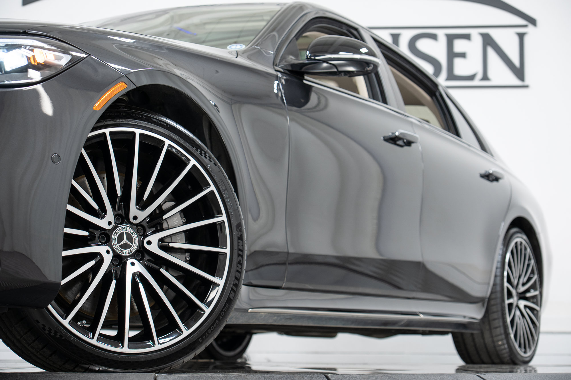 Certified 2023 Mercedes-Benz S 500 4MATIC image 27