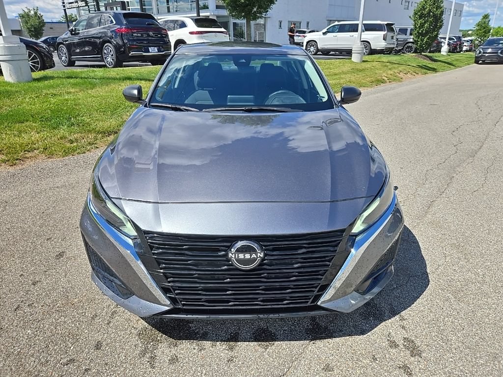 Used 2024 Nissan Altima 2.5 SV FWD image 10