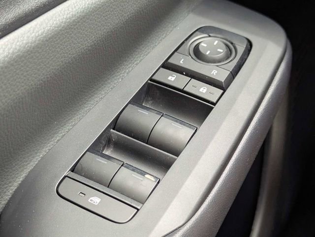 Used 2025 Toyota Prius LE FWD image 22