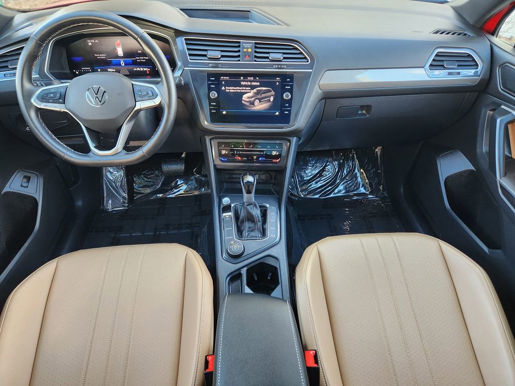 Certified 2024 Volkswagen Tiguan SE image 11