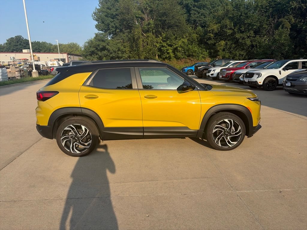 Used 2025 Chevrolet TrailBlazer RS w/ Convenience Package AWD/4WD image 6