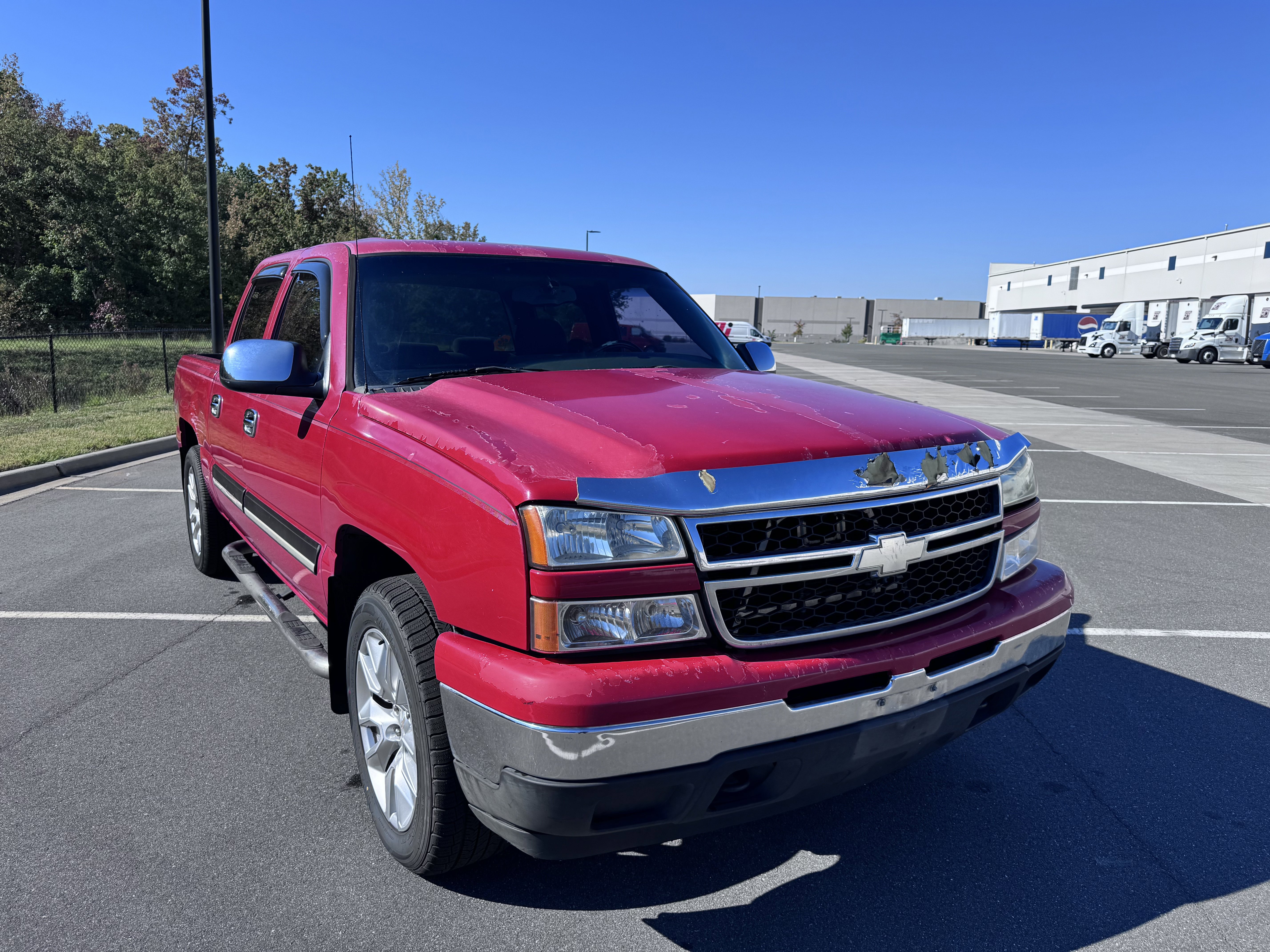 Used 2007 Chevrolet Silverado 1500 LS w/ Chrome Exterior Package AWD/4WD image 2