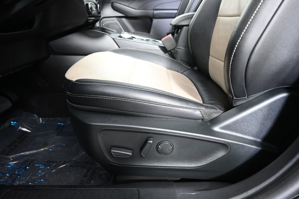 Used 2022 Ford Escape Titanium w/ Titanium Elite Package AWD/4WD image 22