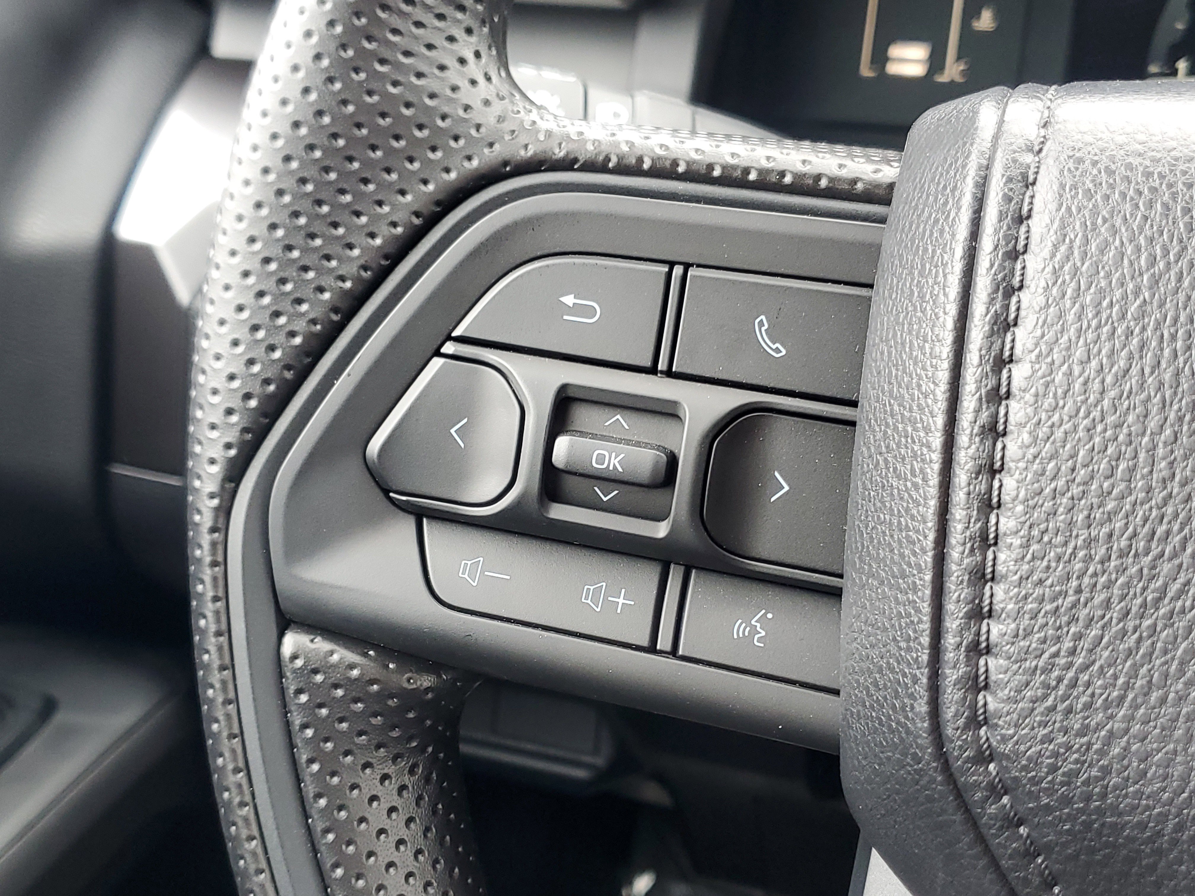 Used 2025 Toyota Tacoma SR5 image 22