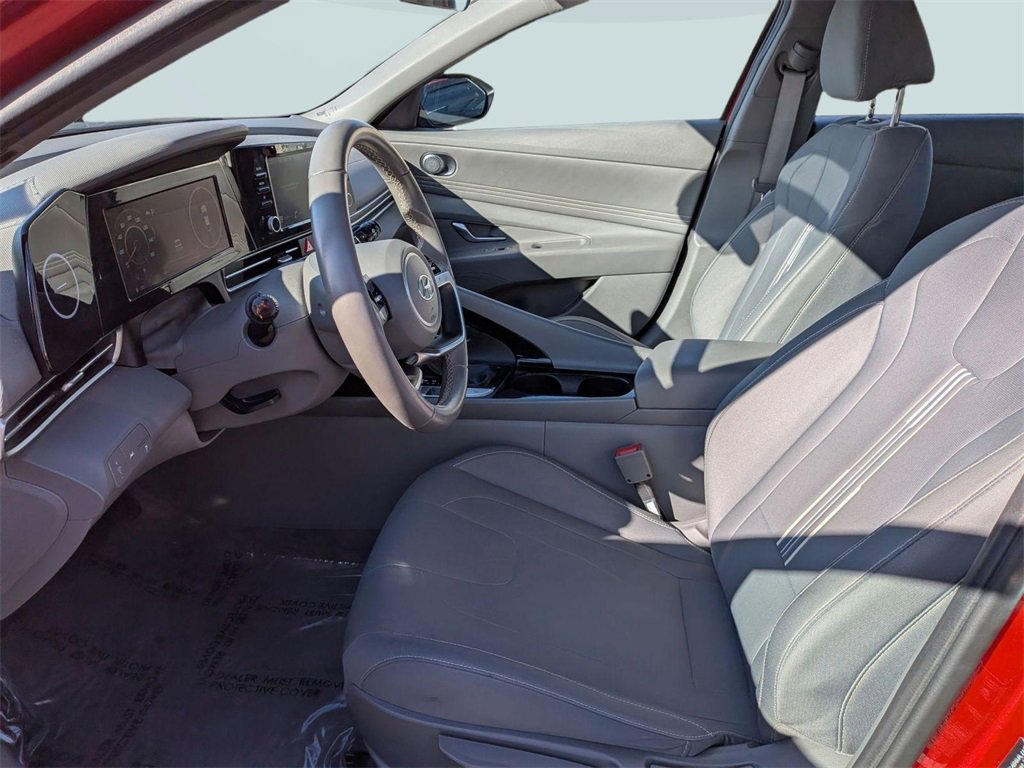 Used 2022 Hyundai Elantra SEL w/ Convenience Package image 13