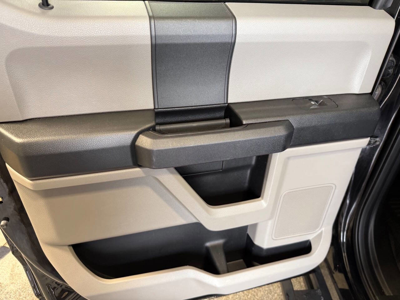 Used 2018 Ford F250 XL w/ Power Equipment Group image 19