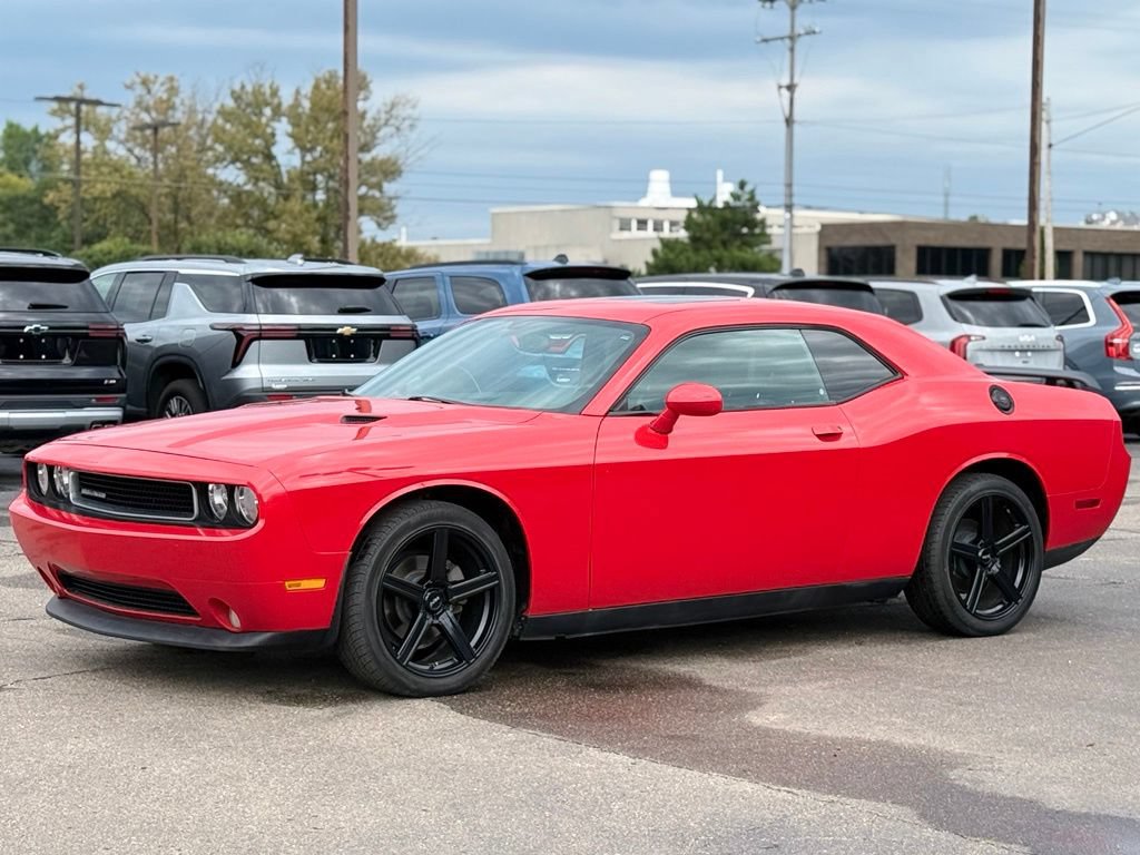 Used 2014 Dodge Challenger SXT Plus RWD image 33