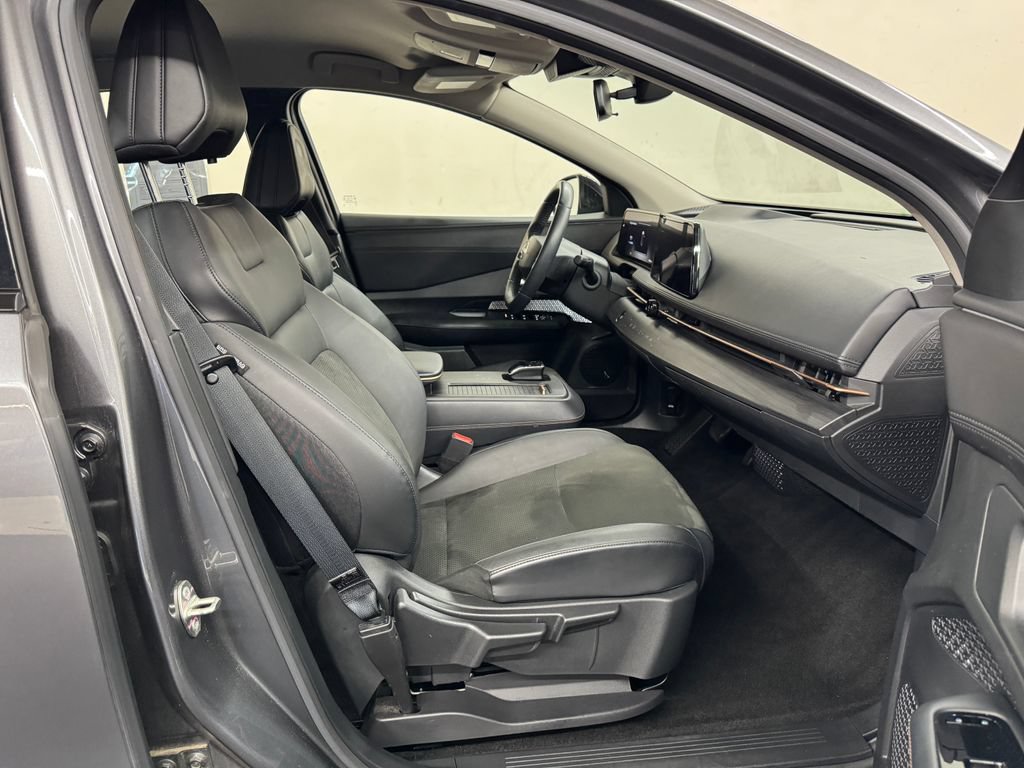 Used 2023 Nissan Ariya FWD image 29