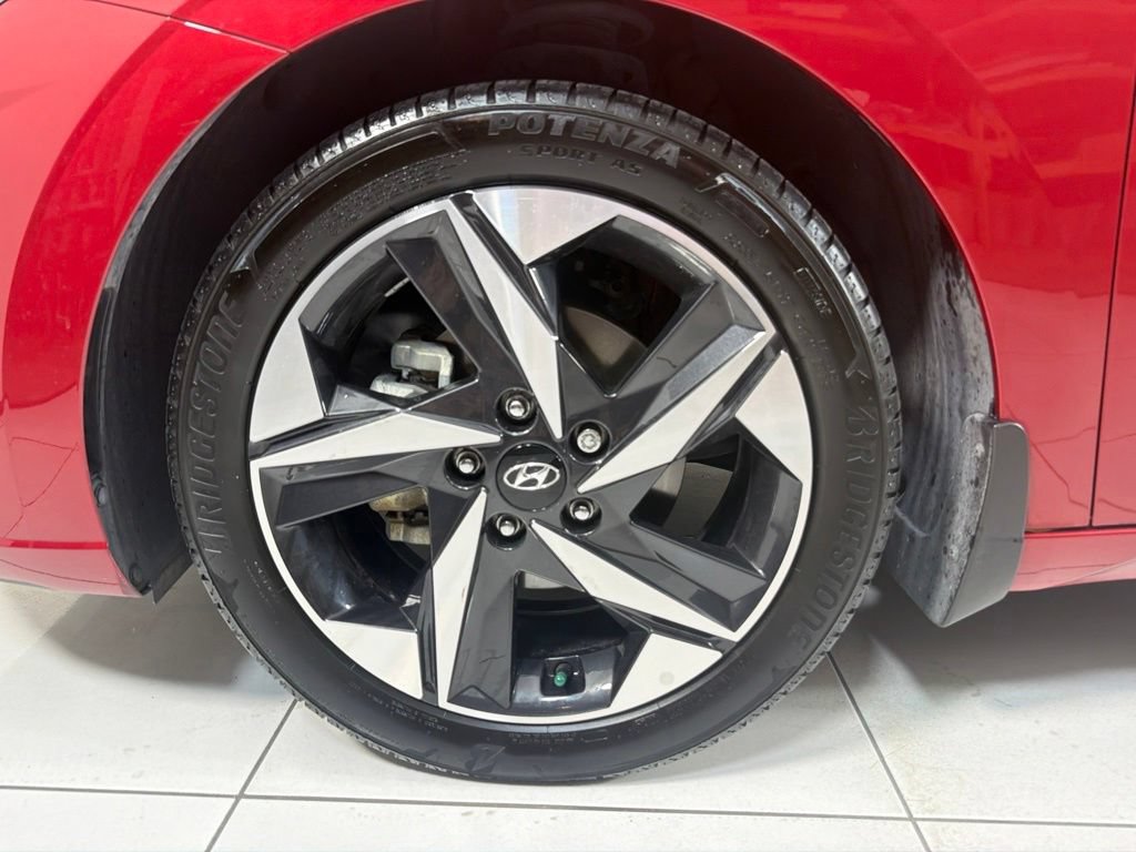 Used 2023 Hyundai Elantra Limited FWD image 9