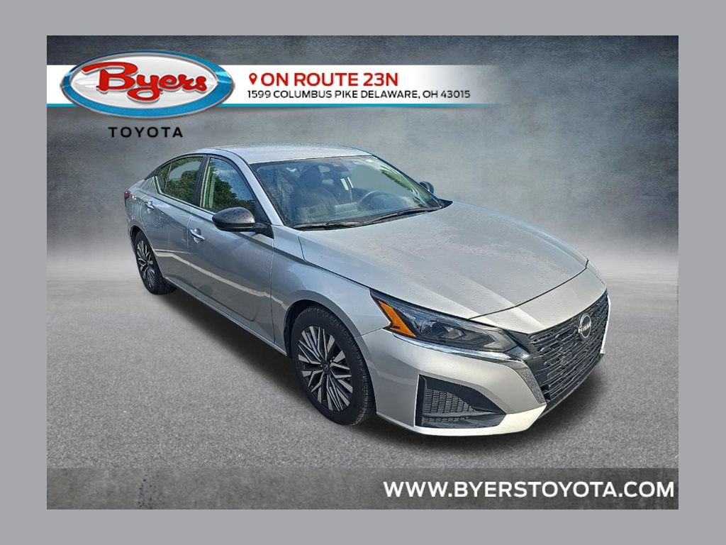 Used 2025 Nissan Altima 2.5 SV FWD image 1