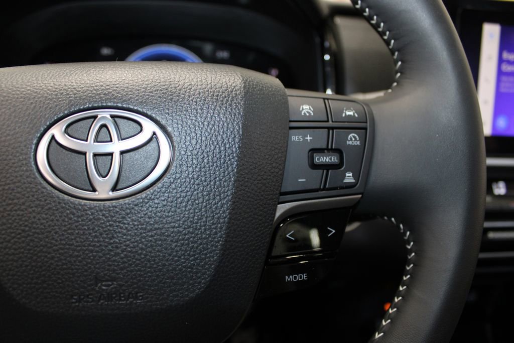 Used 2025 Toyota Camry SE image 23