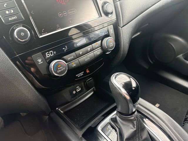 Used 2018 Nissan Rogue SV image 27