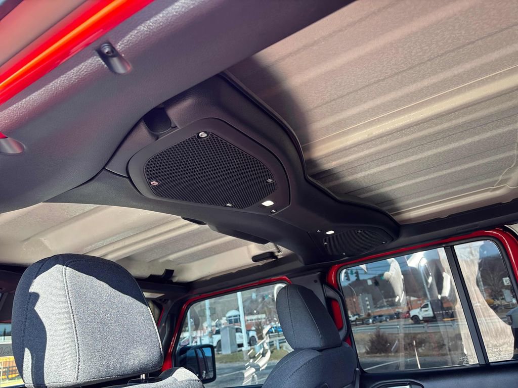Used 2024 Jeep Wrangler Unlimited Rubicon image 25