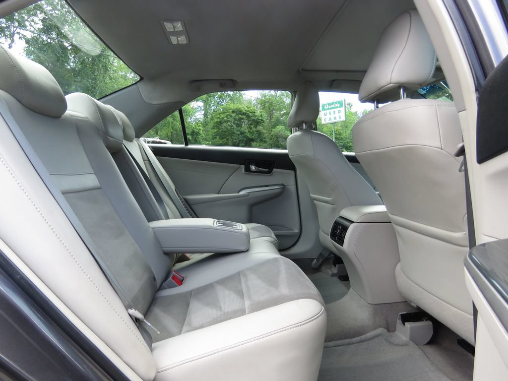 Used 2014 Toyota Camry XLE w/ Leather Package FWD image 16