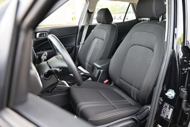 Used 2025 Hyundai Venue SEL FWD image 20